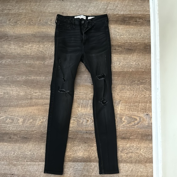 Hollister Jeans - Picture 3 of 11